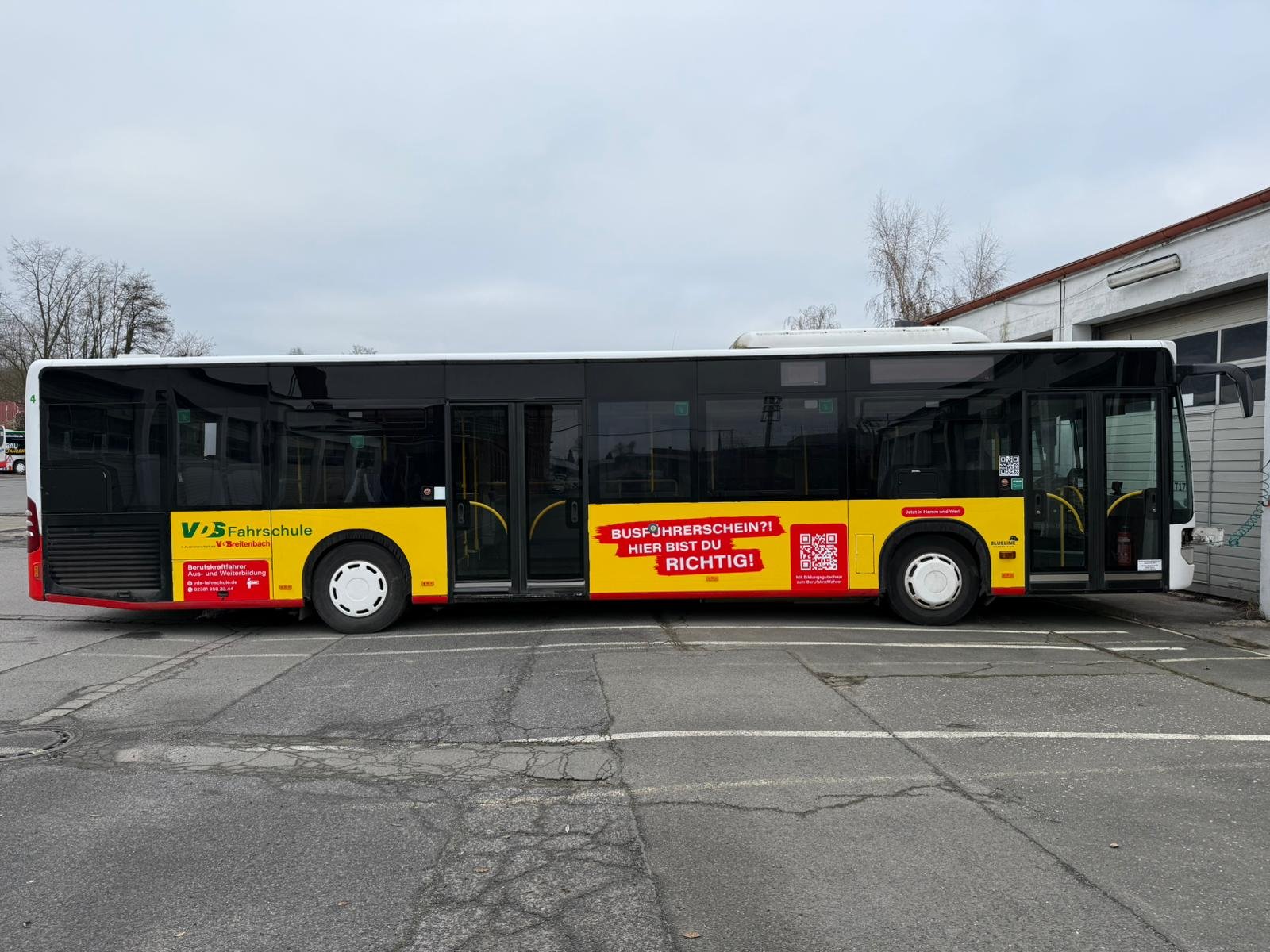 Fahrzeugfolierung Design Beispiel: Bus Vollfolierung